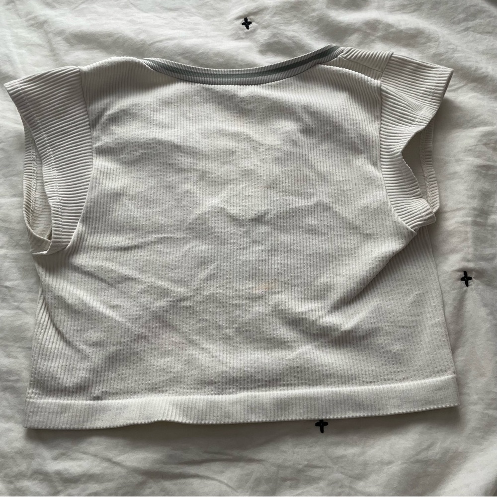 UO out from under Go For Gold Seamless crop Top - Picture 3 of 5